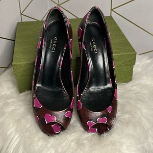 💯Authentic Gucci Heart Print Wedge Heels with Open Toes🍀
